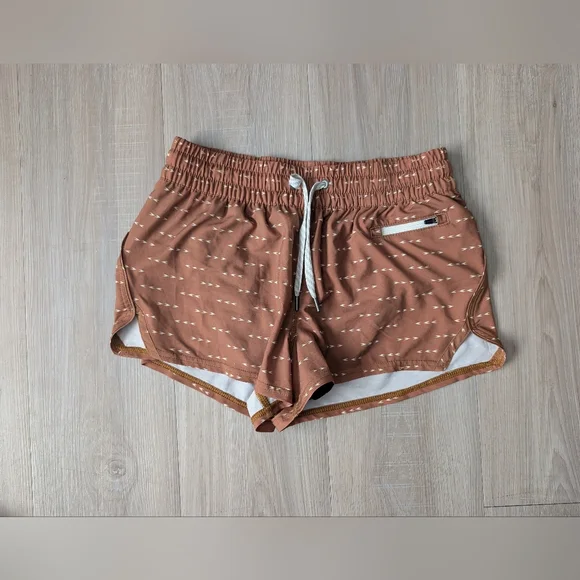 Vuori WOMEN'S CLEMENTINE 2" SHORT - Picture 7 of 7